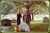 Agnes Nelson vid sin brors Olof Nelsons grav